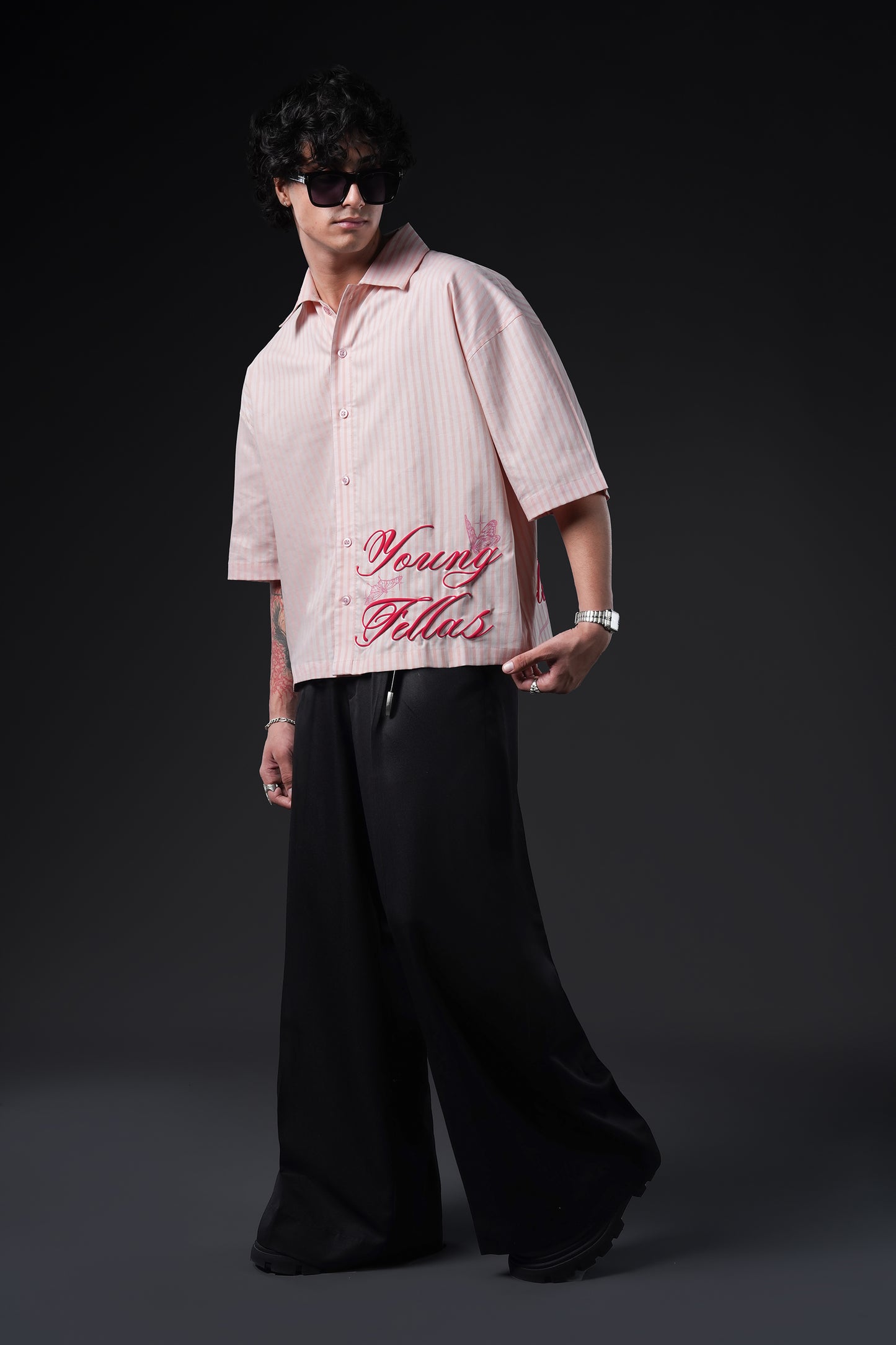 PRETTY LITTLE KILLER - Boxy Fit Shirt