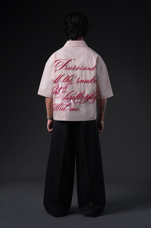 PRETTY LITTLE KILLER - Boxy Fit Shirt