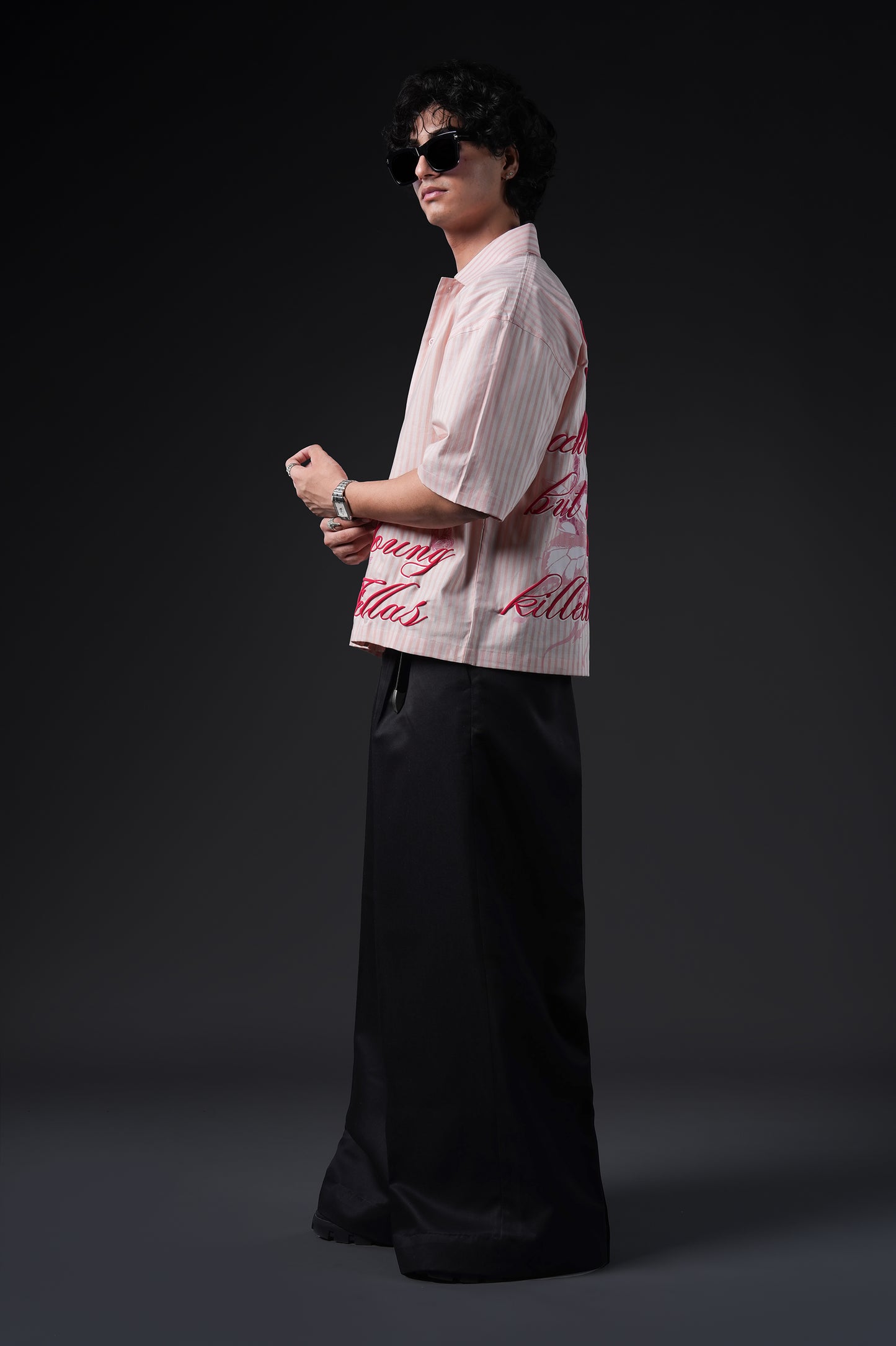 PRETTY LITTLE KILLER - Boxy Fit Shirt