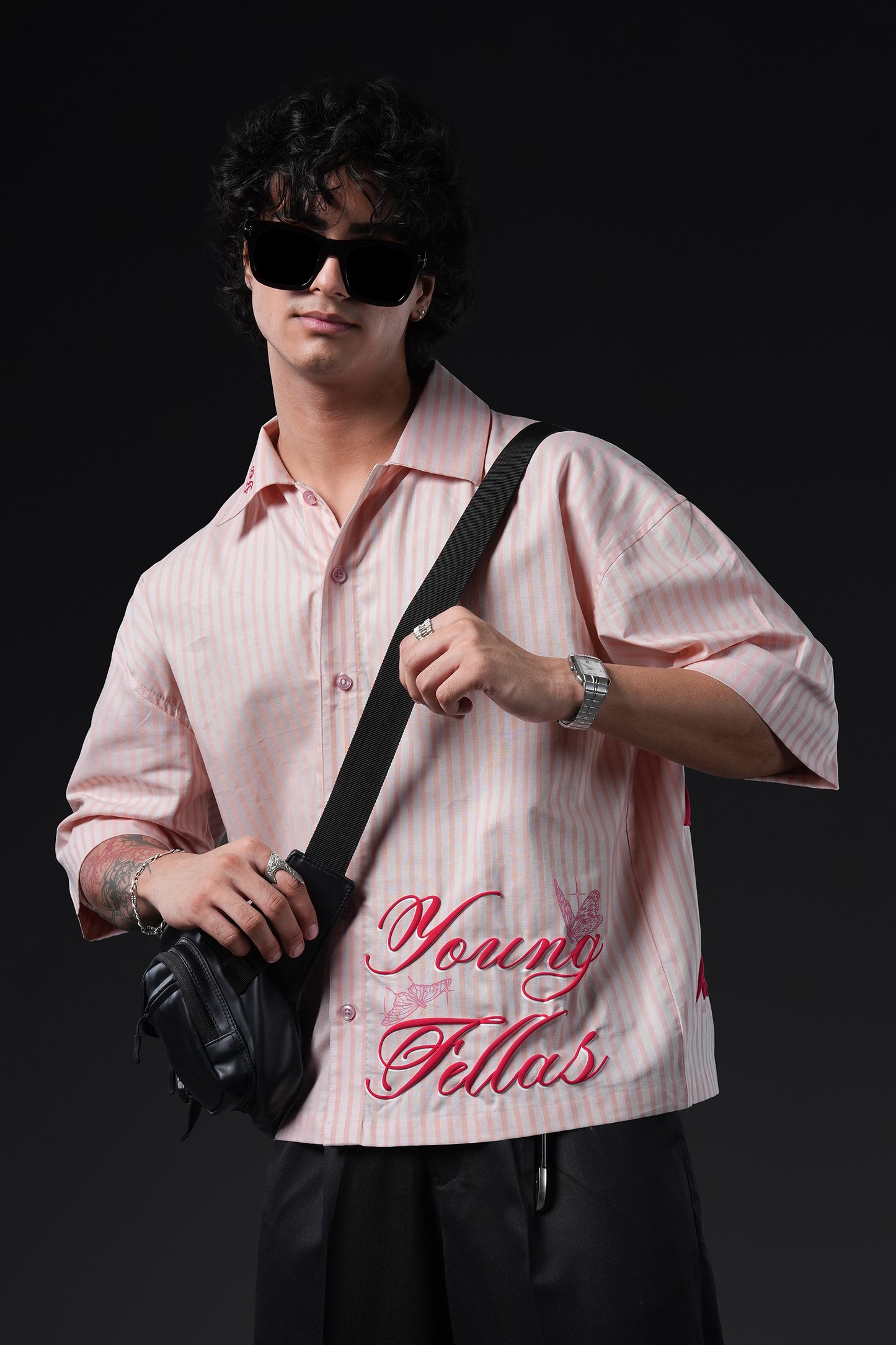 PRETTY LITTLE KILLER - Boxy Fit Shirt